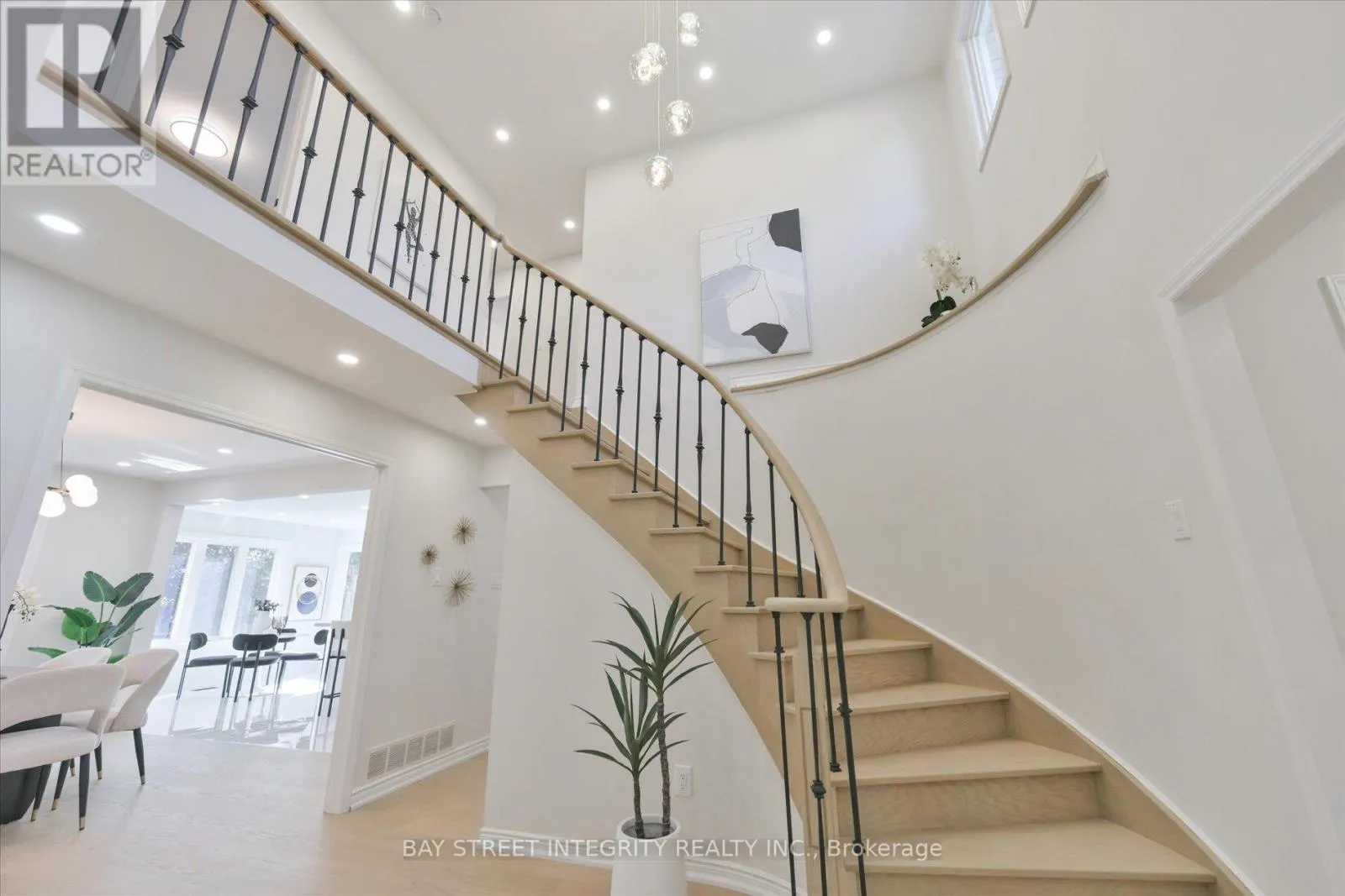 1906 STONEYBROOK COURT