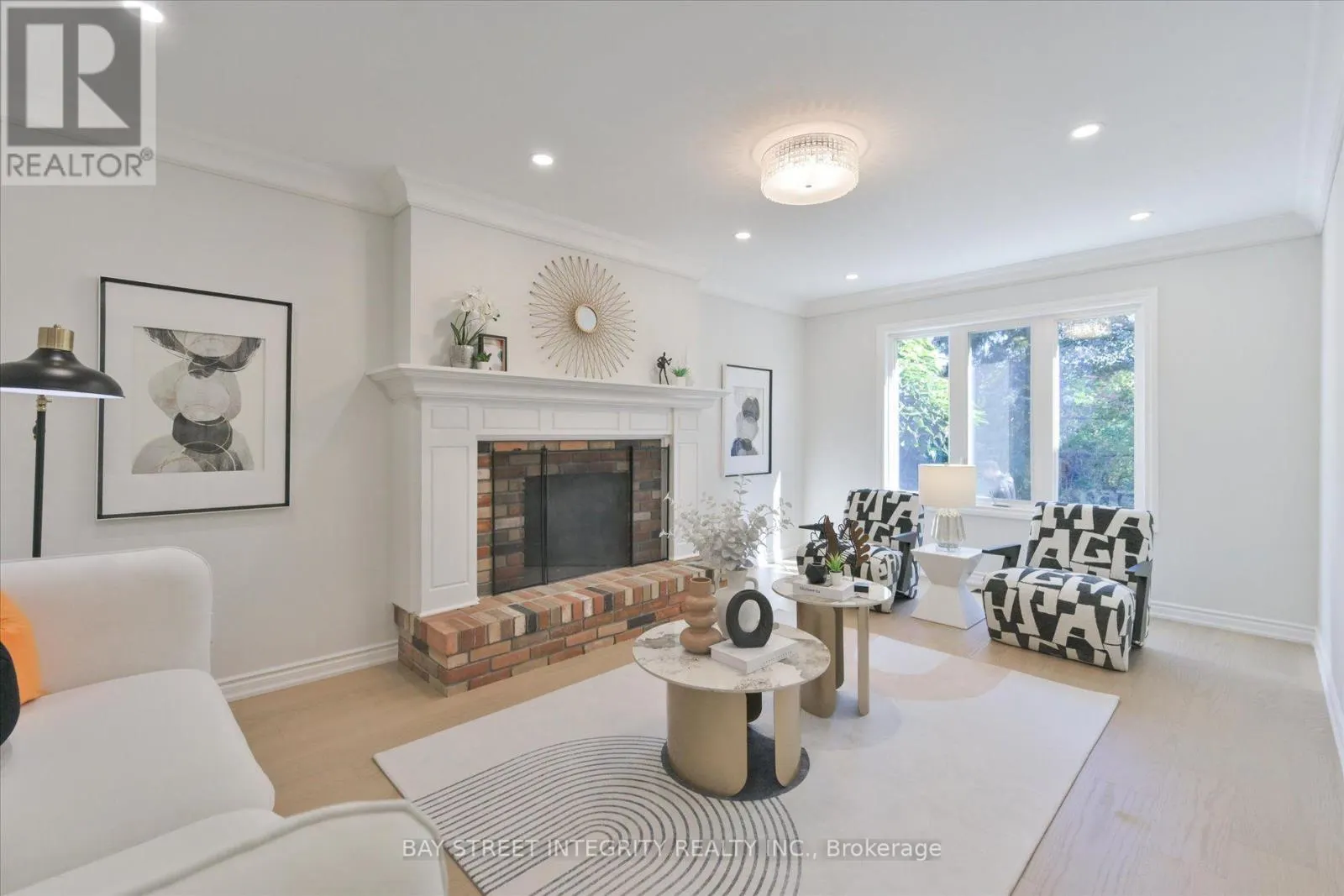 1906 STONEYBROOK COURT