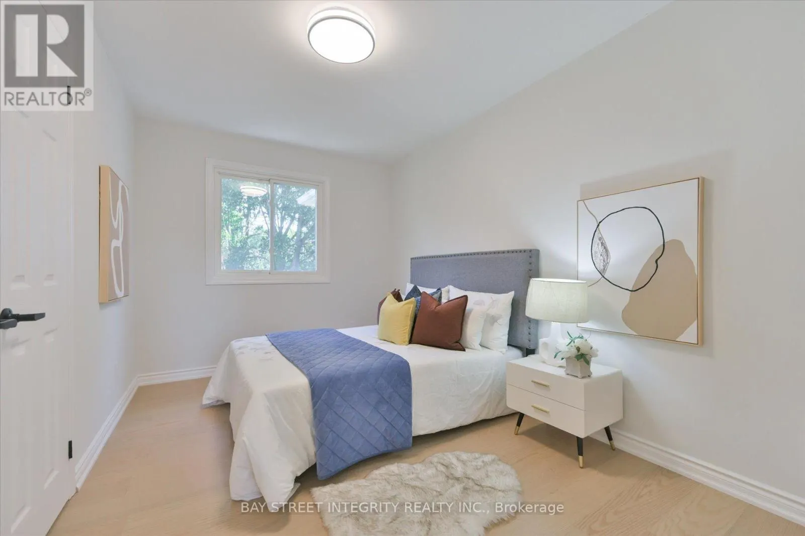 1906 STONEYBROOK COURT
