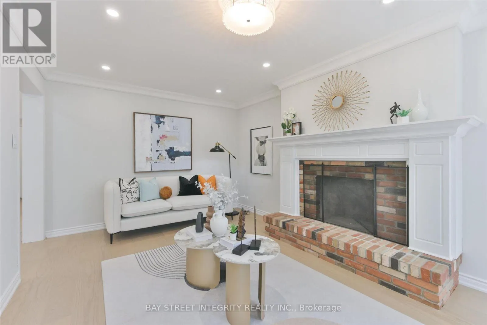 1906 STONEYBROOK COURT
