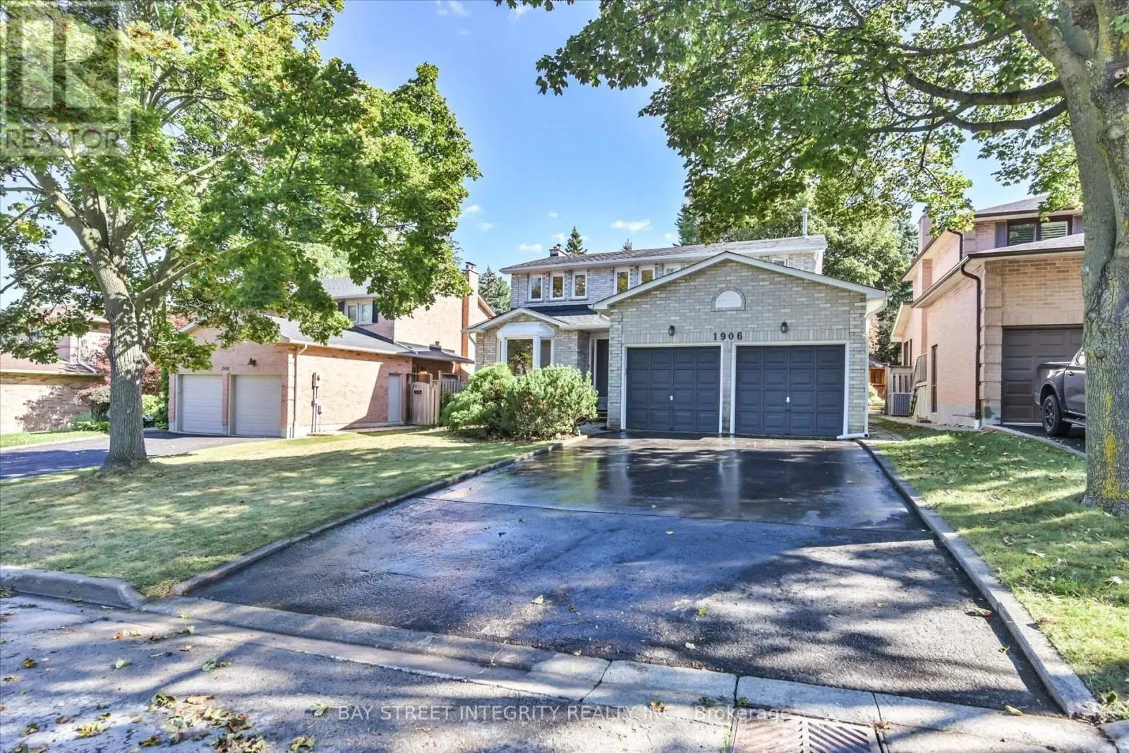 1906 STONEYBROOK COURT