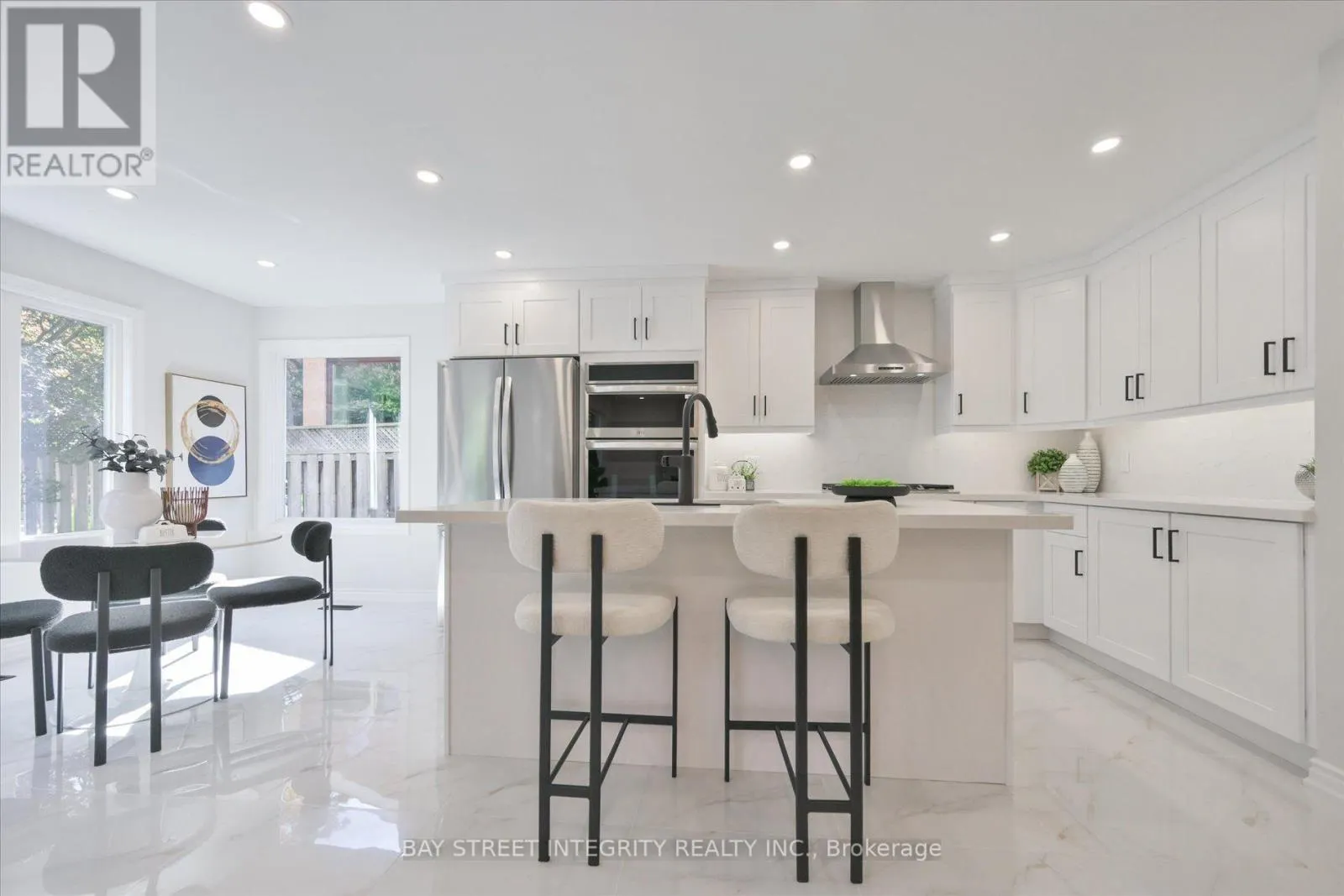 1906 STONEYBROOK COURT