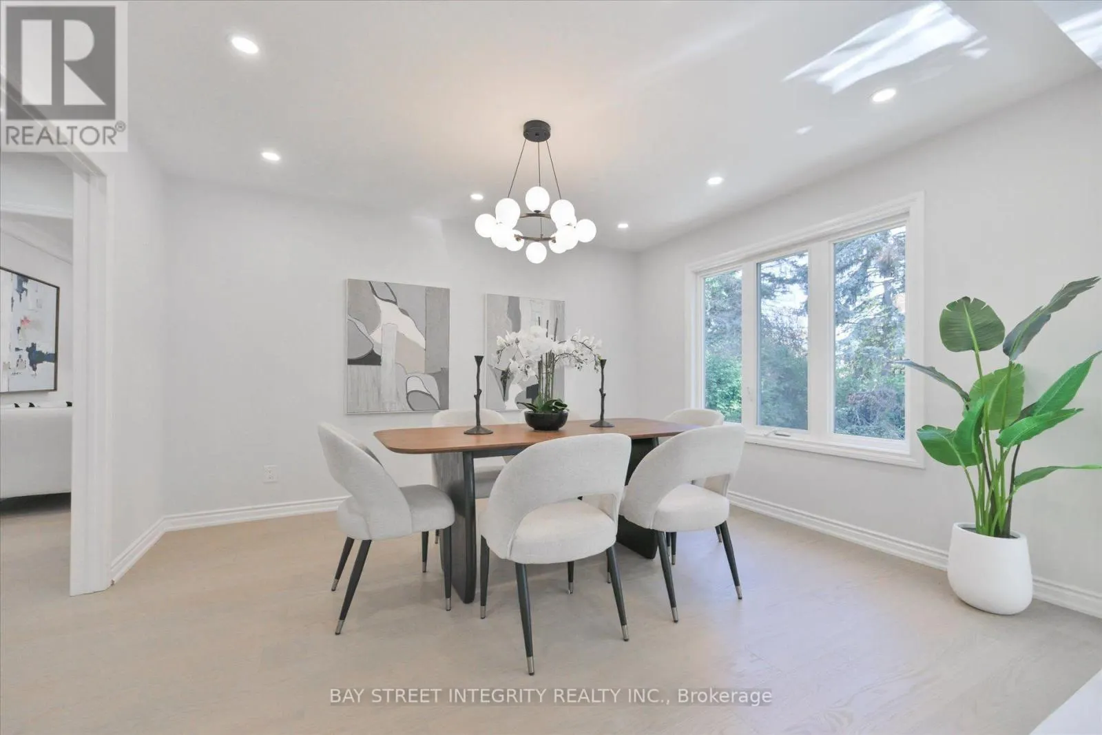 1906 STONEYBROOK COURT