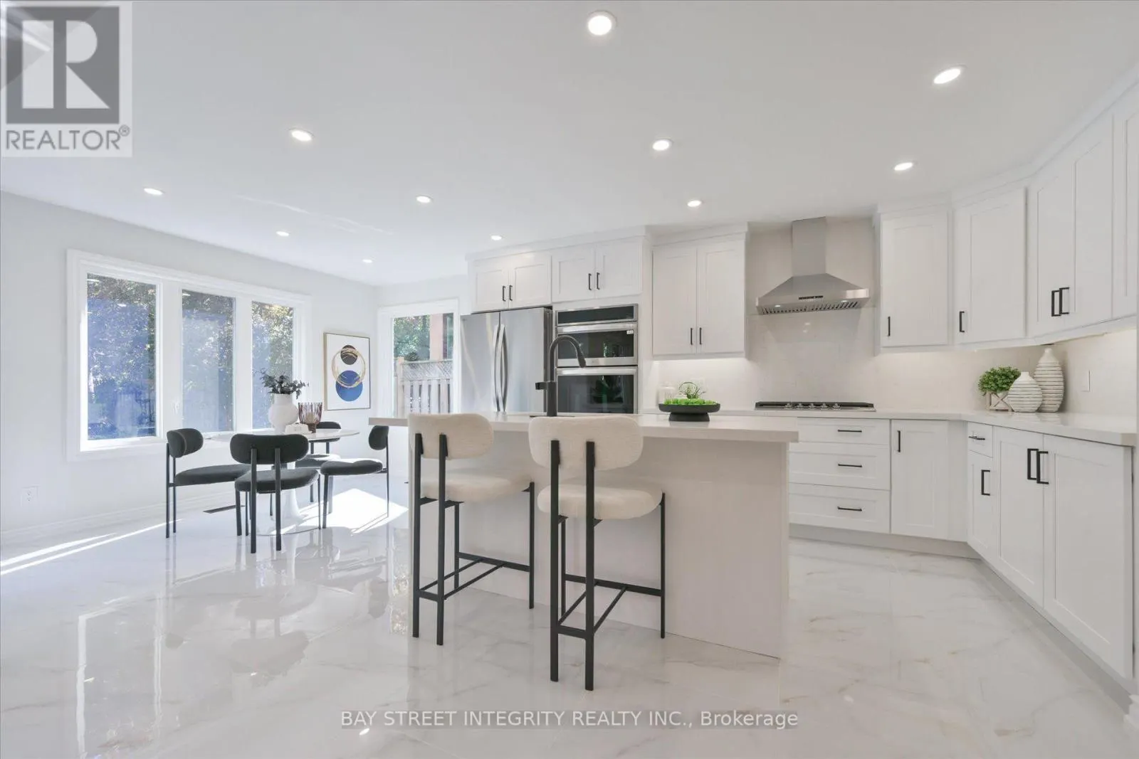 1906 STONEYBROOK COURT