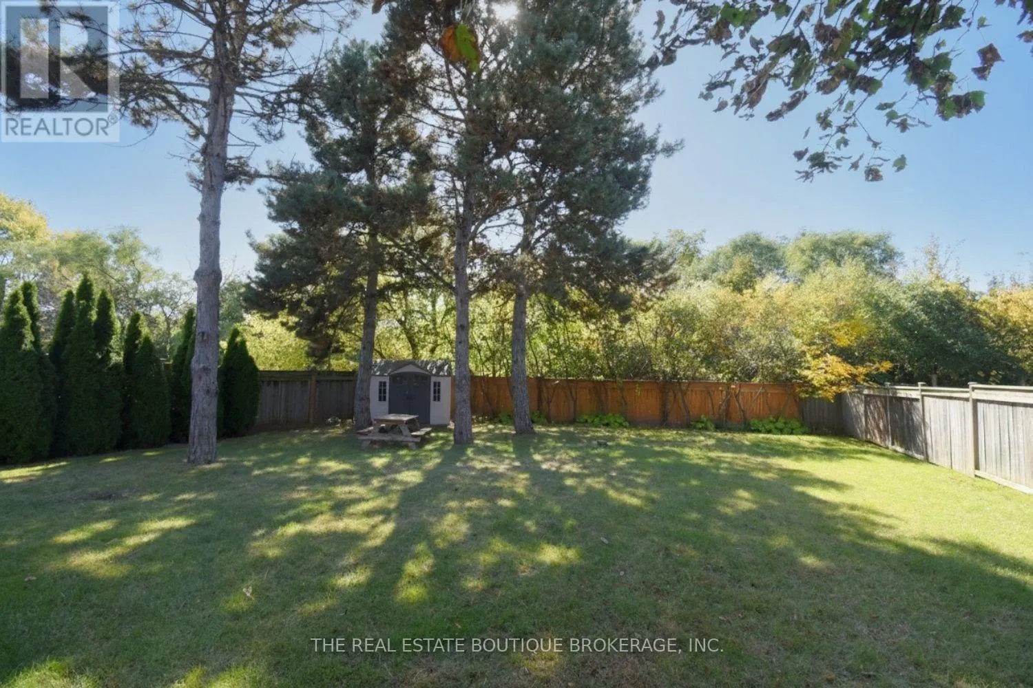 470 AMANDA CRESCENT