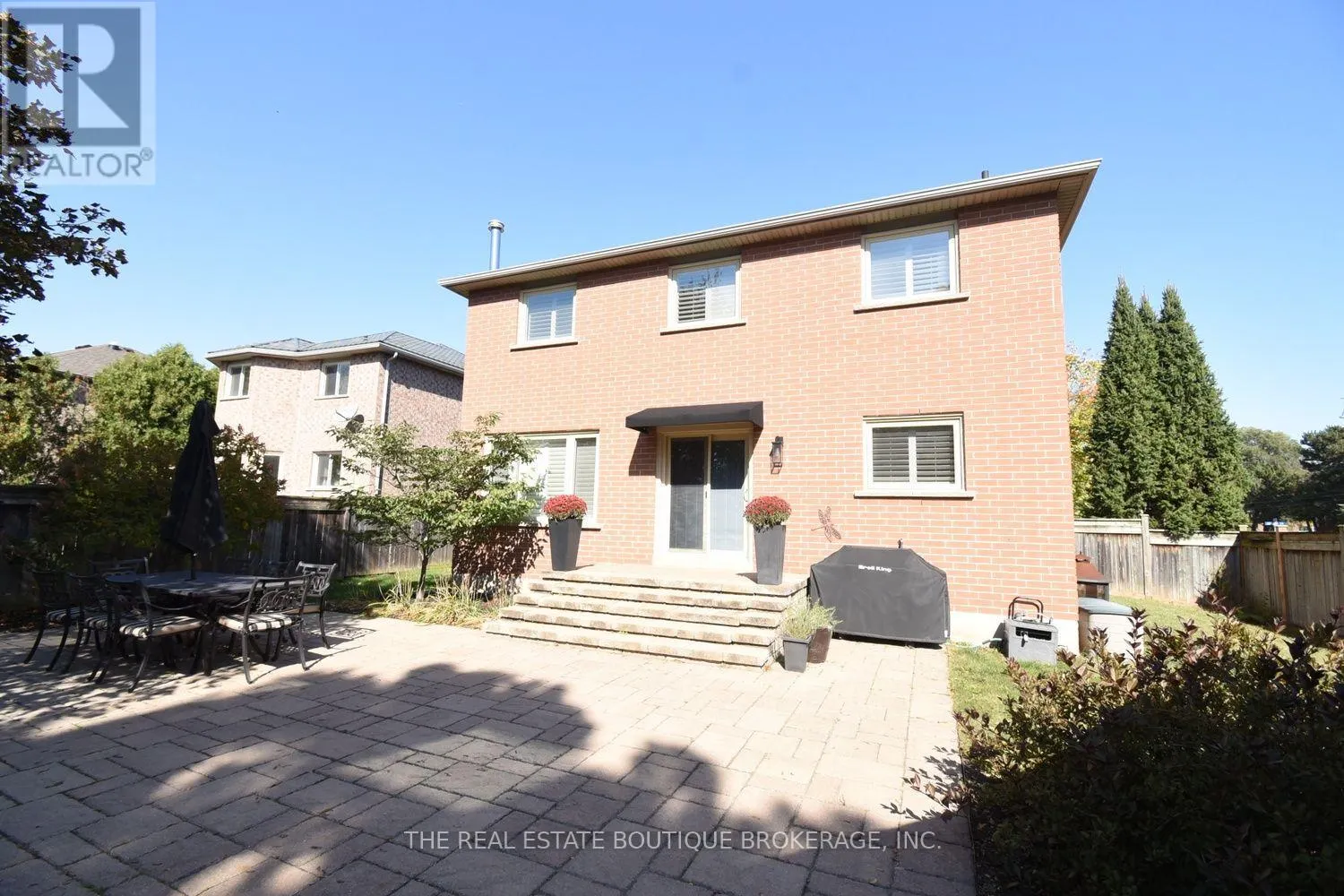470 AMANDA CRESCENT