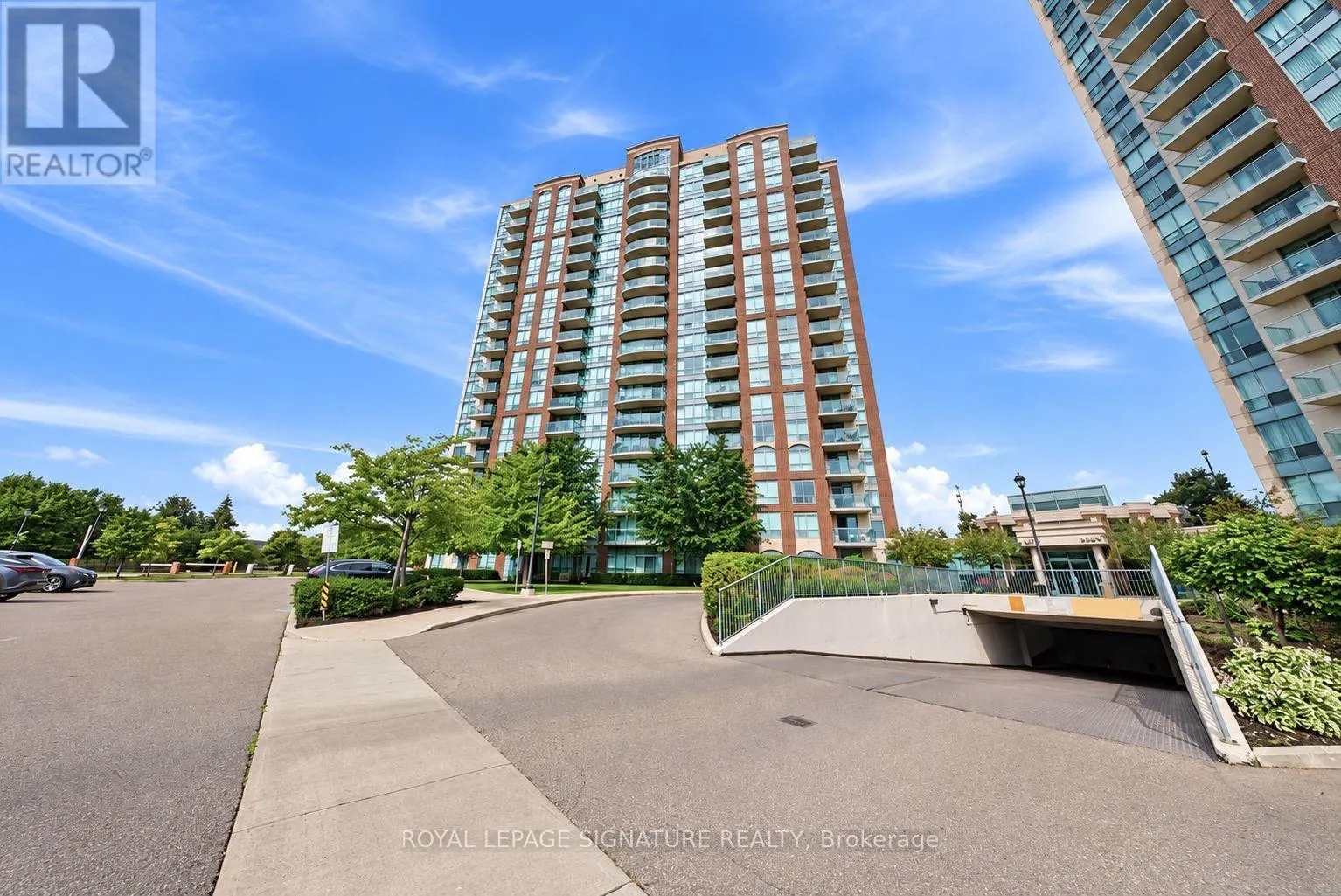 902 - 4879 KIMBERMOUNT AVENUE