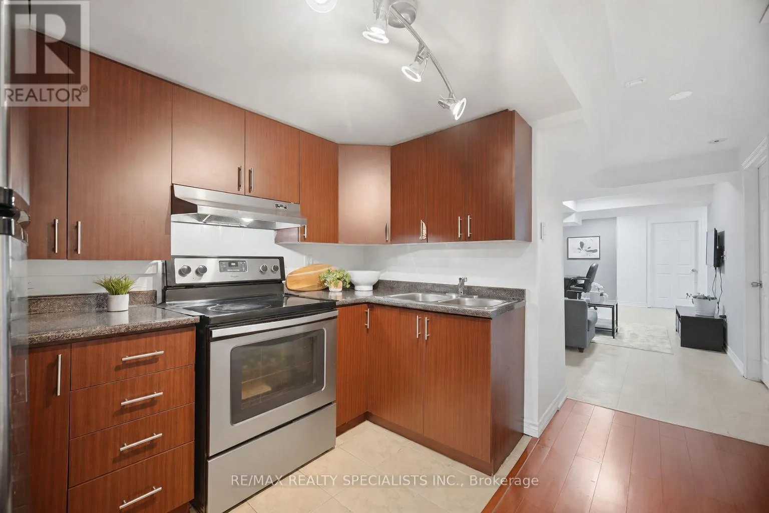 30 PASSFIELD TRAIL