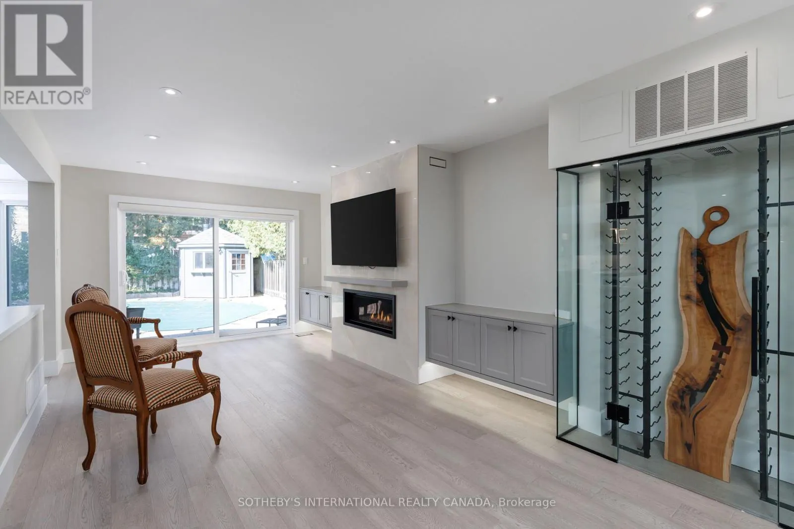 1816 PADDOCK CRESCENT