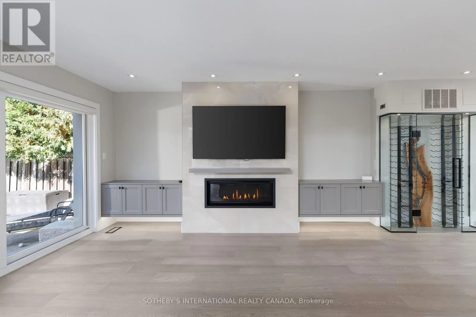 1816 PADDOCK CRESCENT