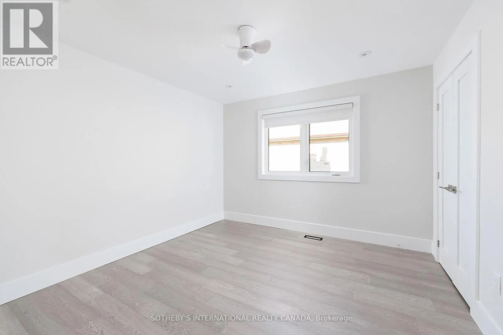 1816 PADDOCK CRESCENT