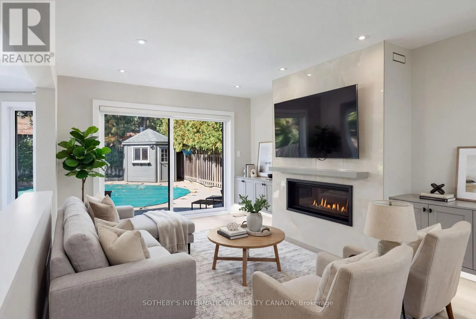 1816 PADDOCK CRESCENT
