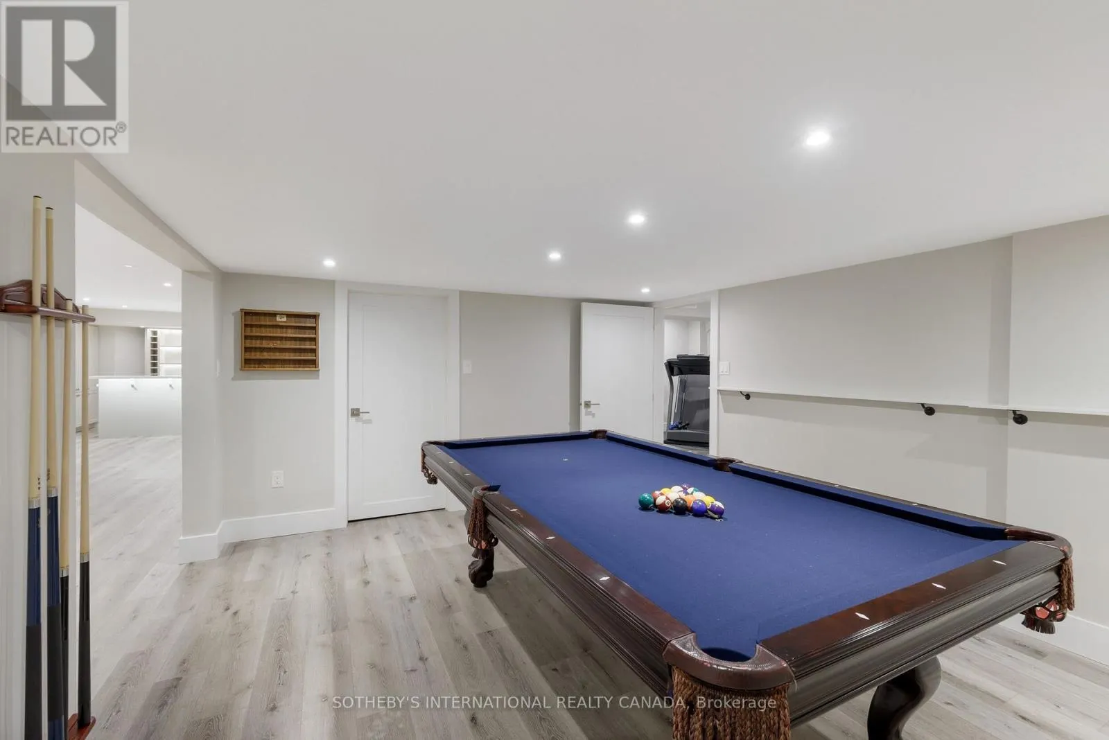 1816 PADDOCK CRESCENT