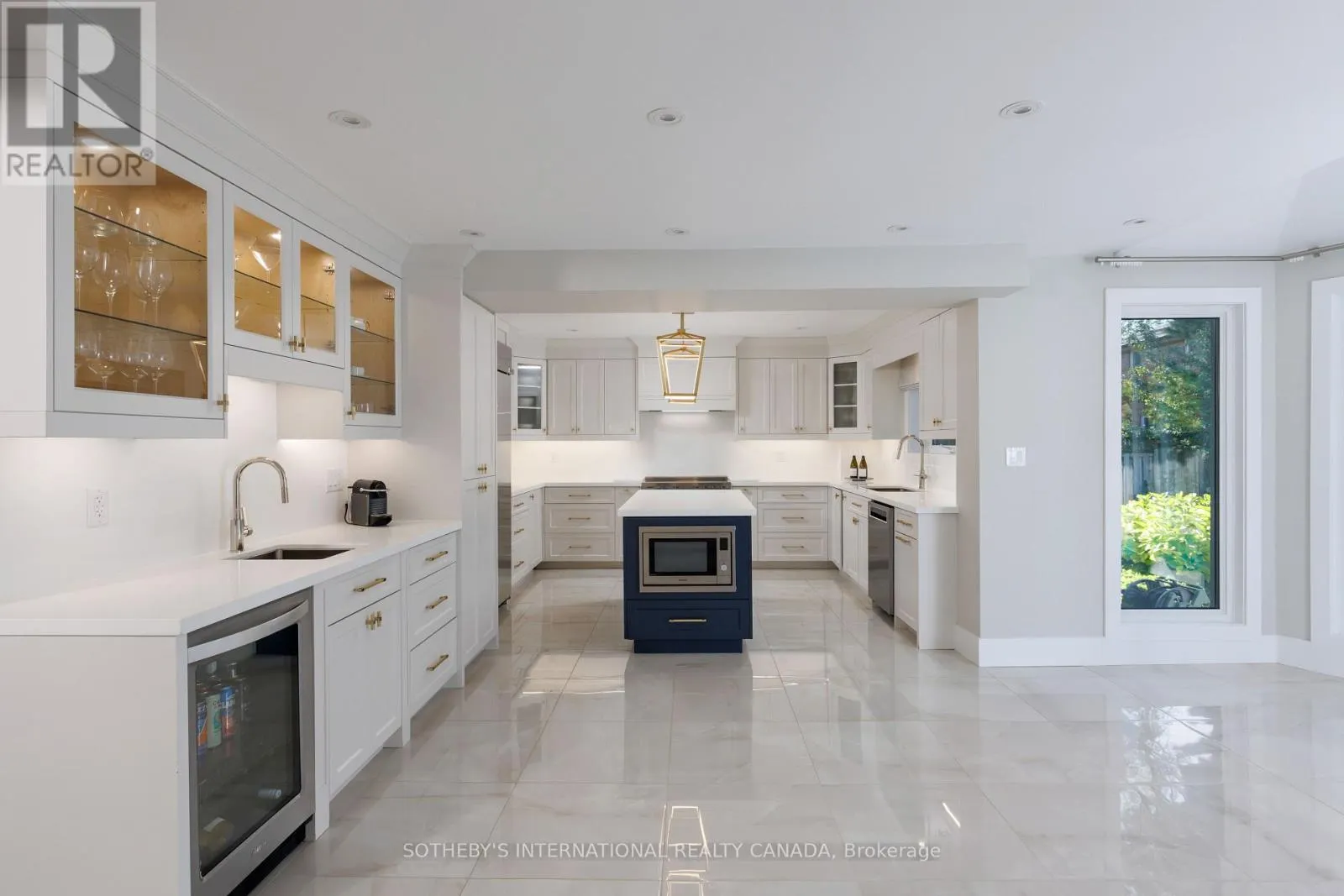 1816 PADDOCK CRESCENT