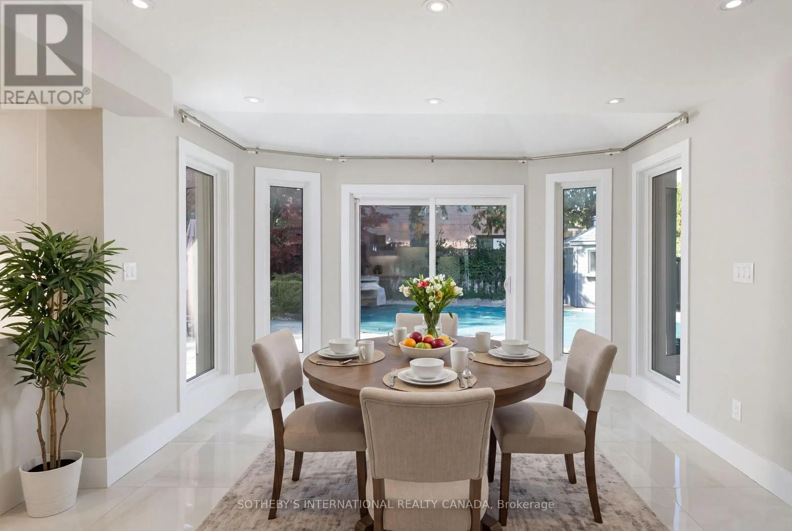 1816 PADDOCK CRESCENT