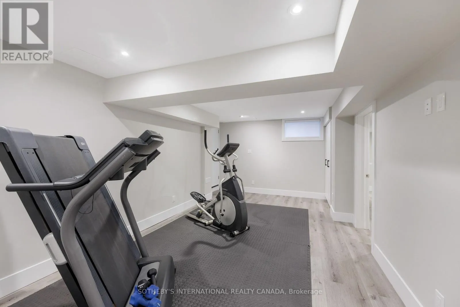 1816 PADDOCK CRESCENT