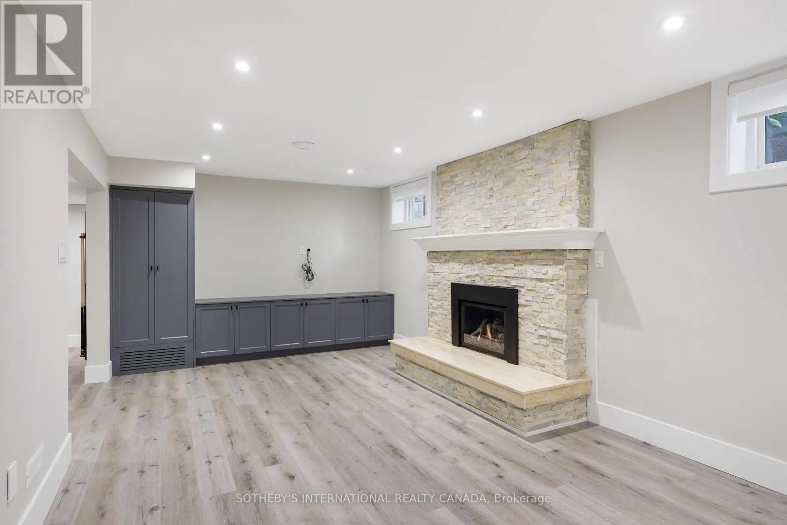 1816 PADDOCK CRESCENT