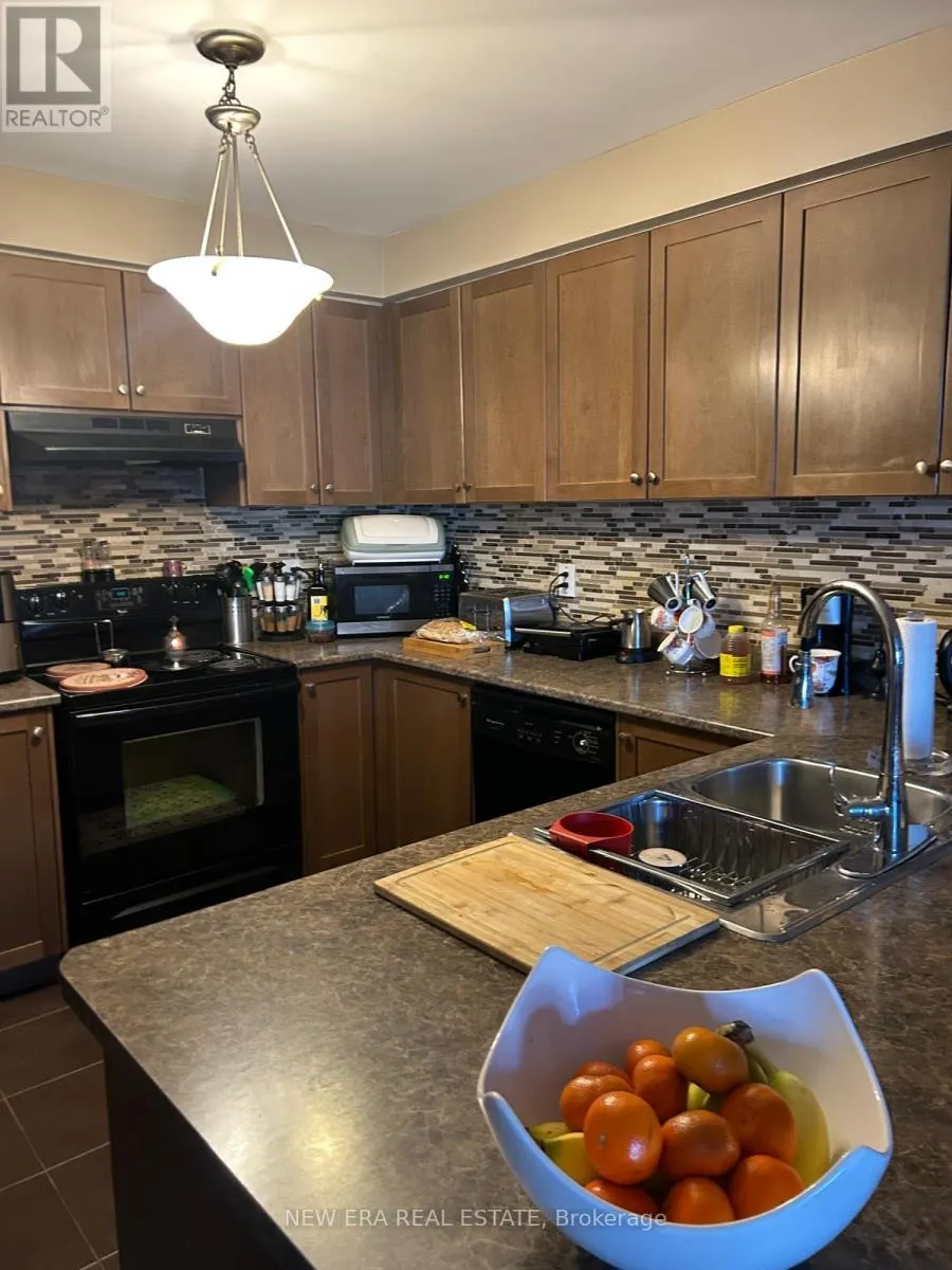 225 SCHREYER CRESCENT