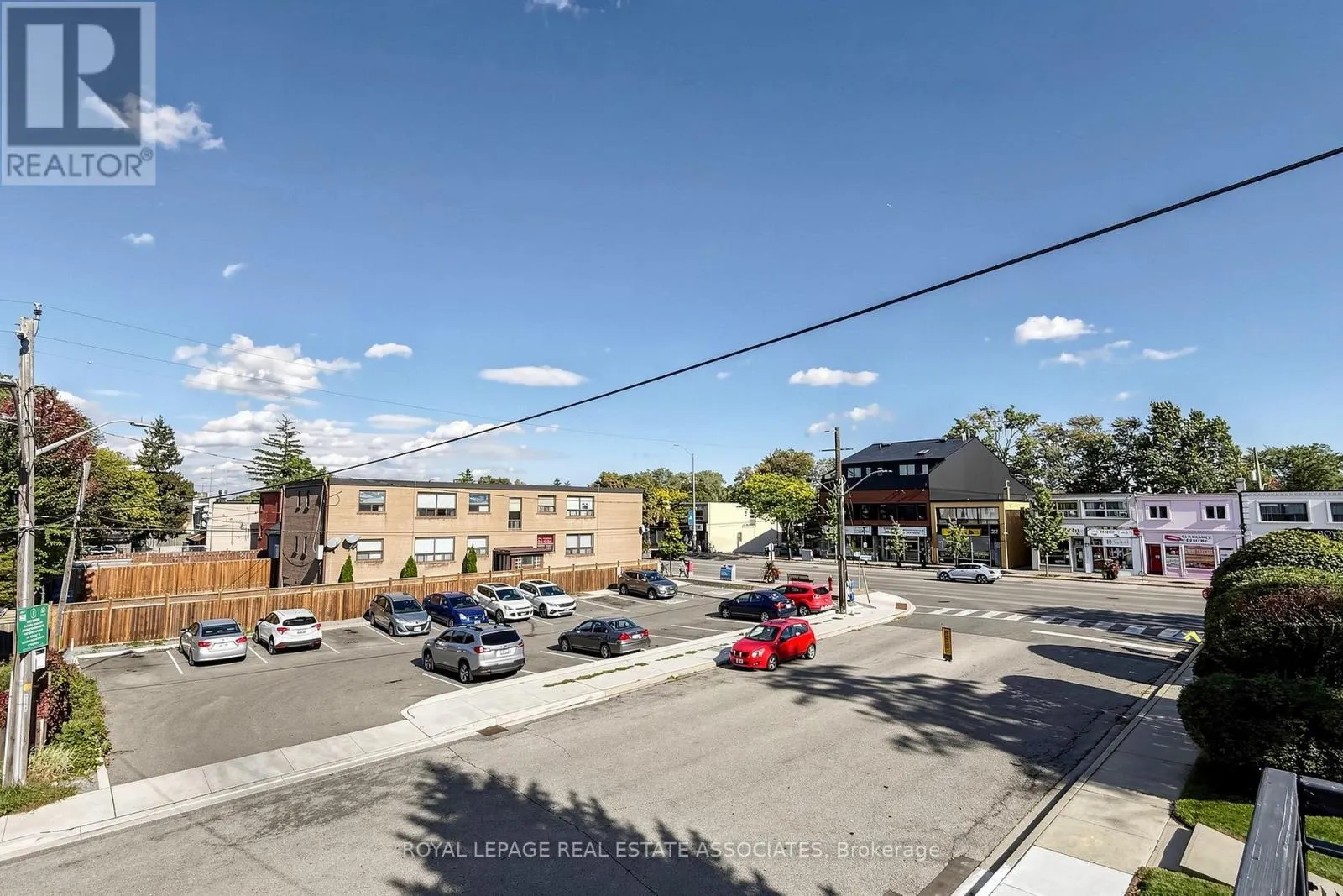 298 LAKESHORE ROAD E