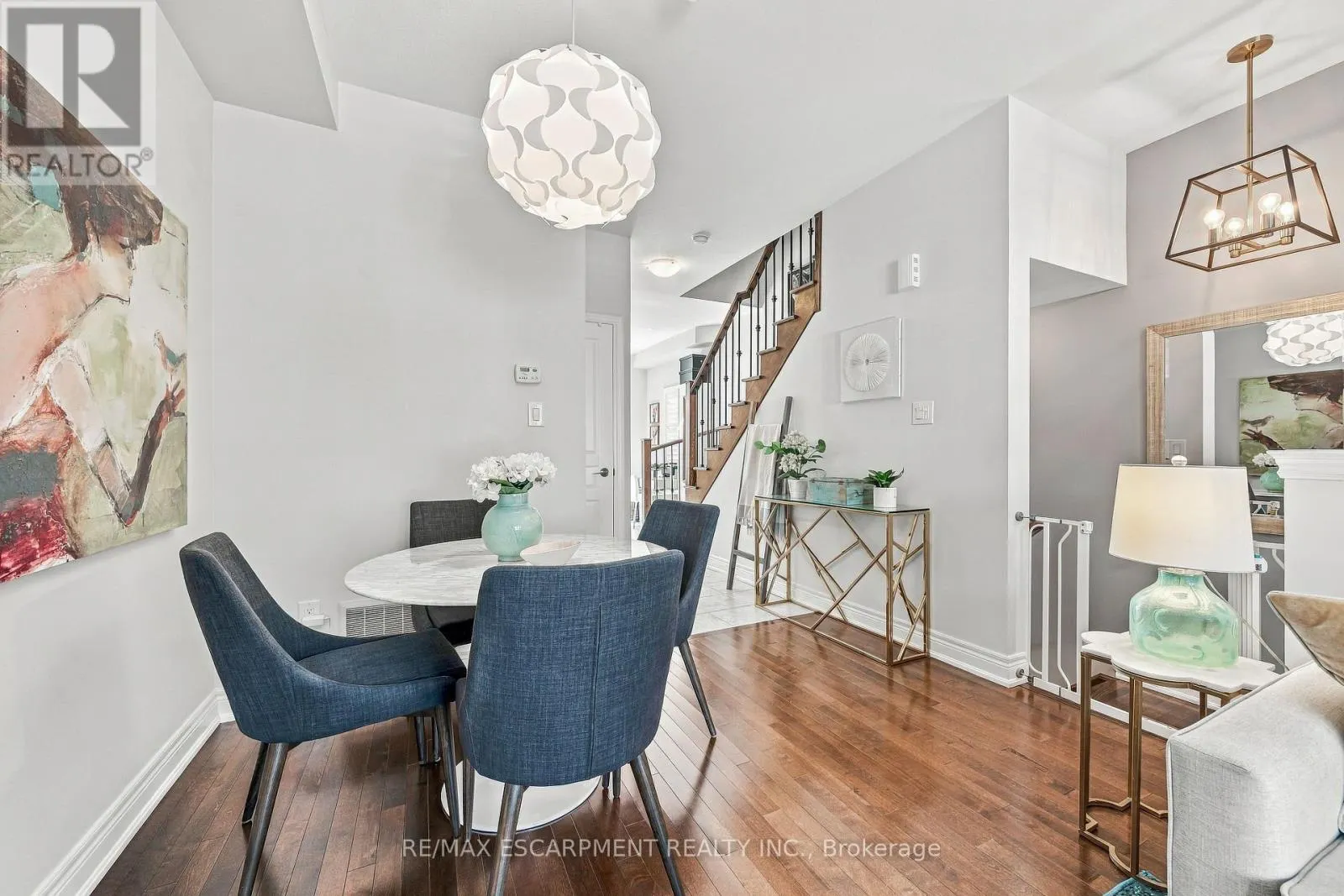 42 - 1401 PLAINS ROAD