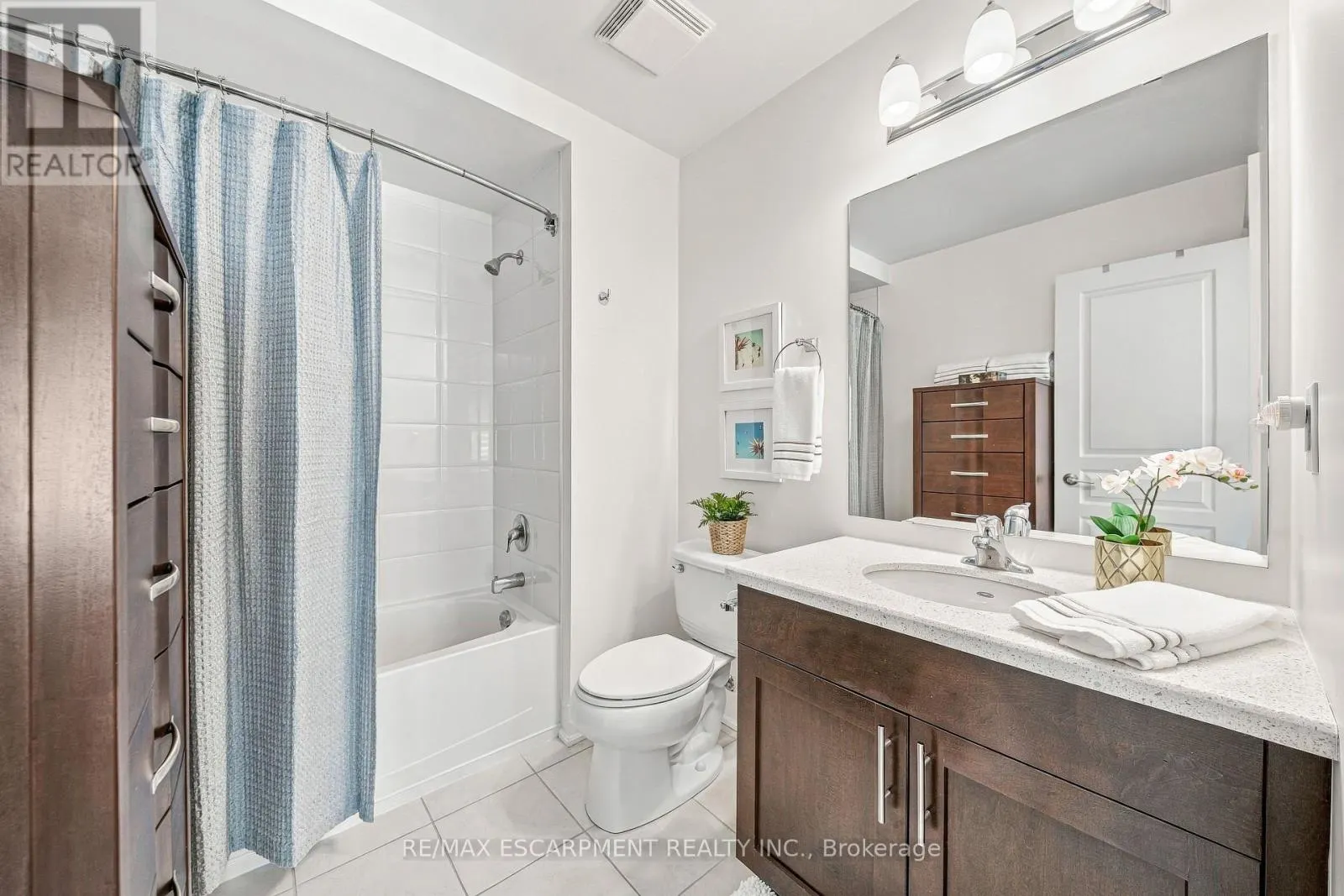 42 - 1401 PLAINS ROAD