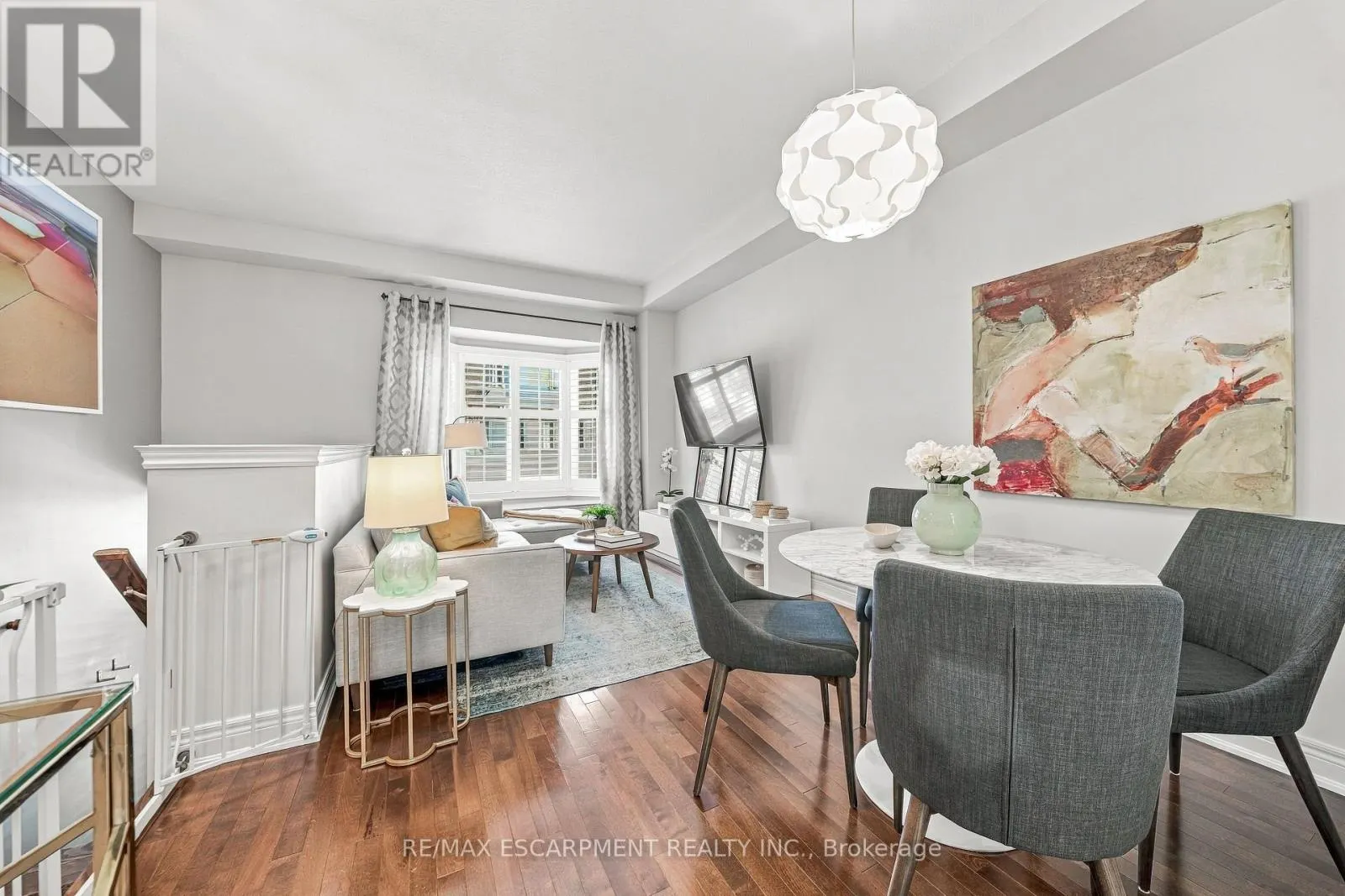 42 - 1401 PLAINS ROAD