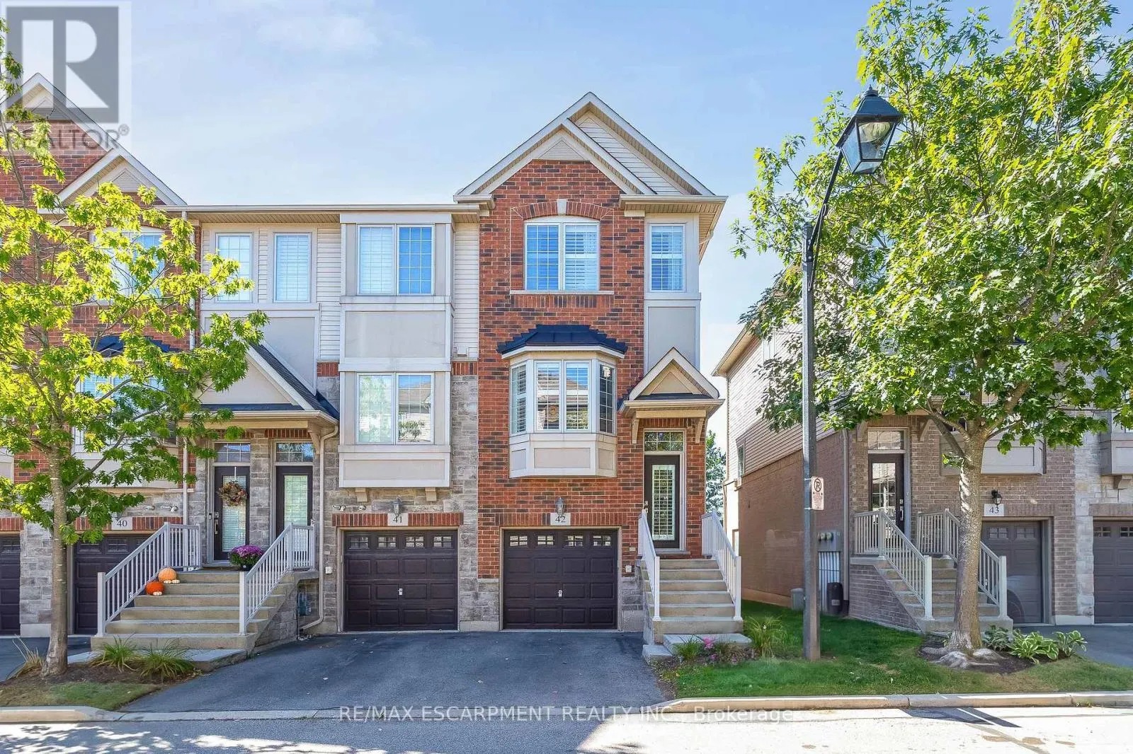 42 - 1401 PLAINS ROAD