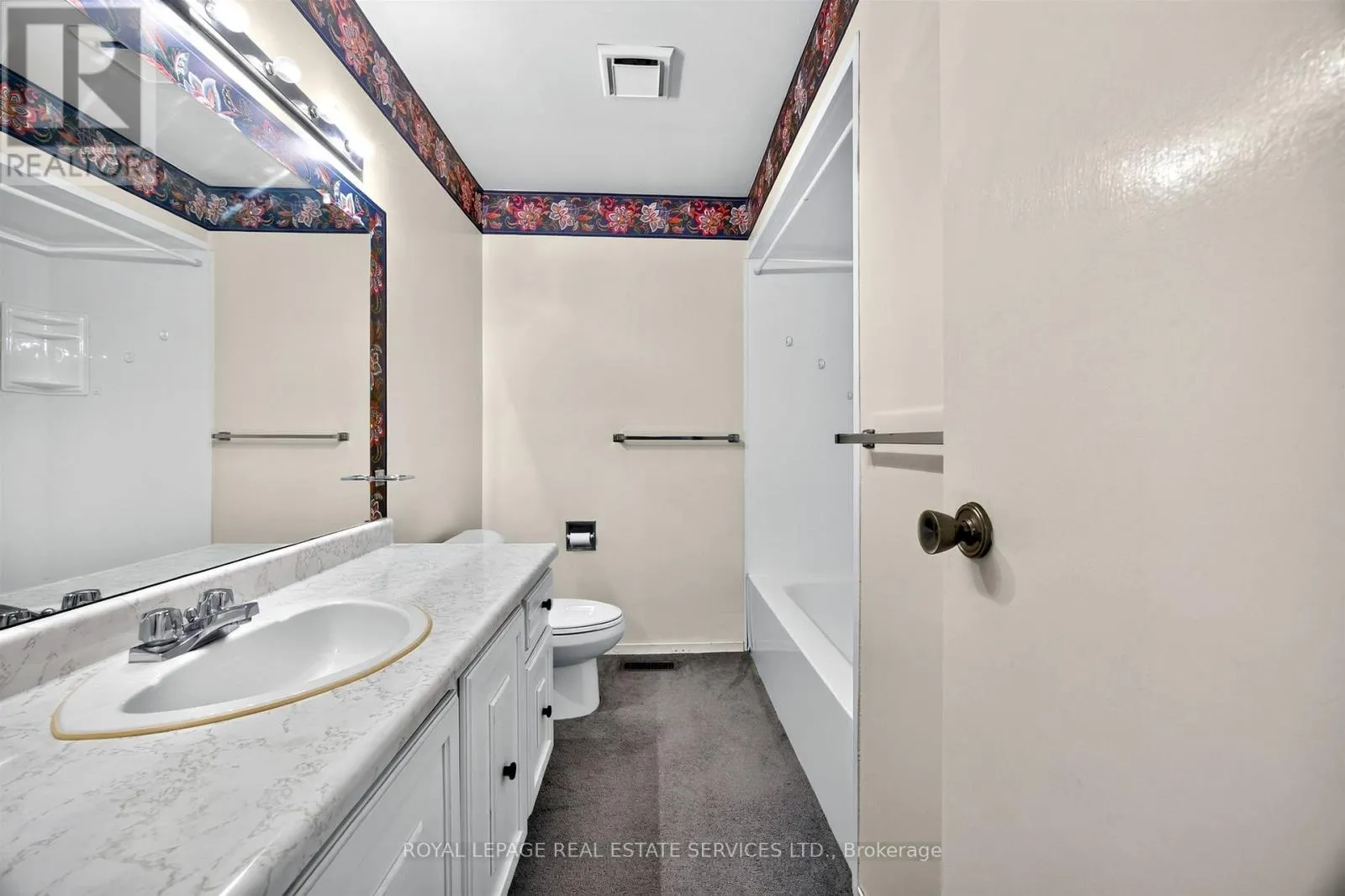86 - 1951 RATHBURN ROAD E
