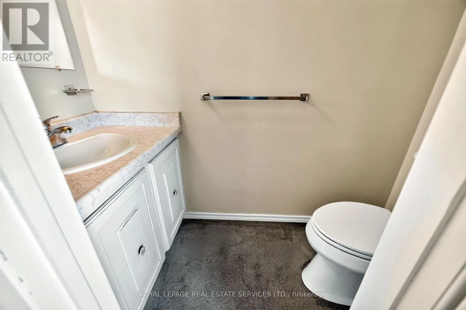 86 - 1951 RATHBURN ROAD E
