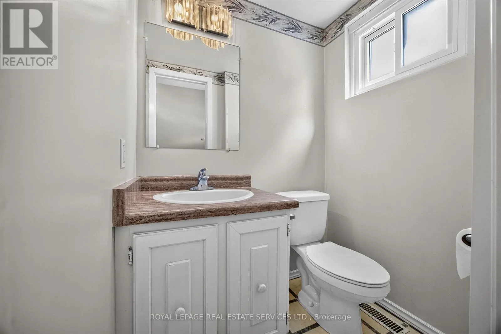 86 - 1951 RATHBURN ROAD E