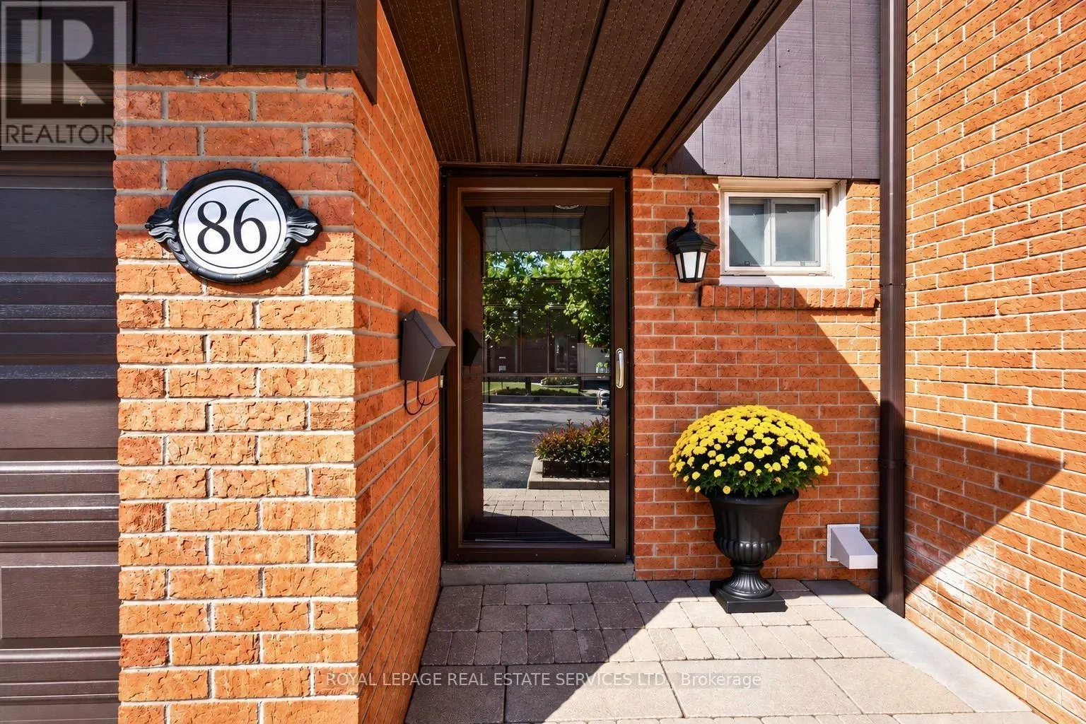 86 - 1951 RATHBURN ROAD E