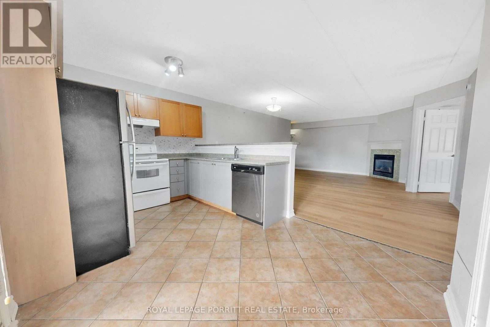 302 - 2085 APPLEBY LINE