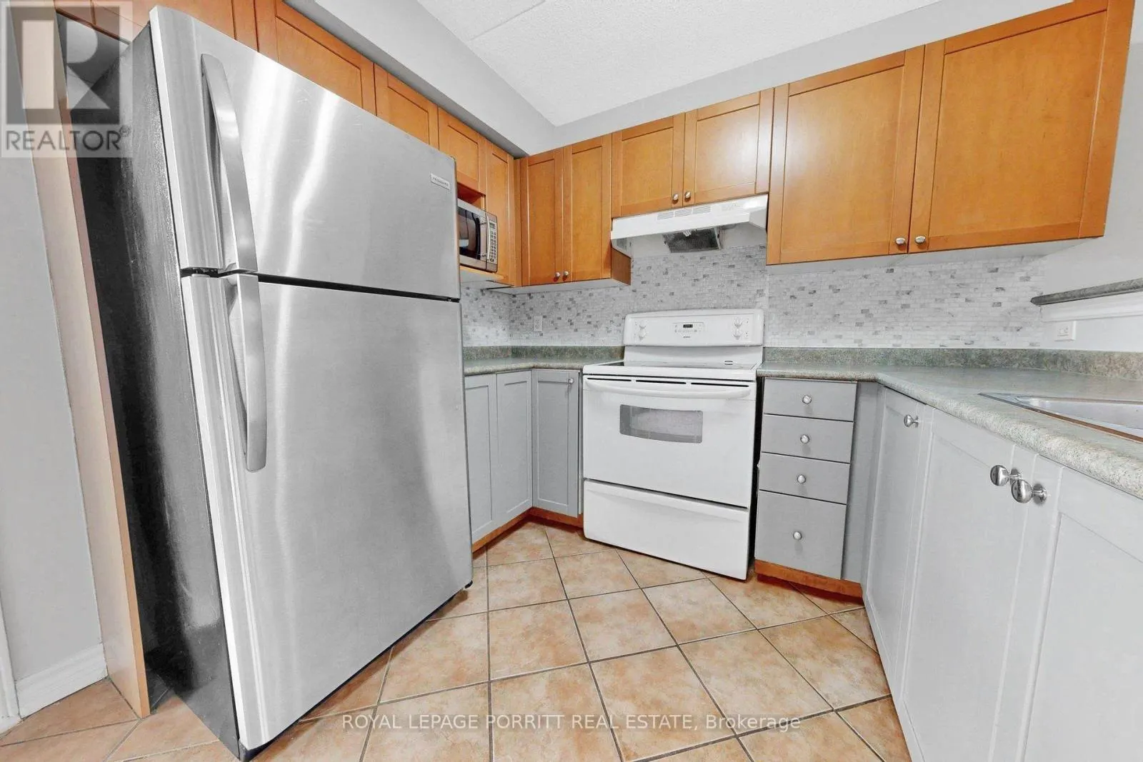 302 - 2085 APPLEBY LINE