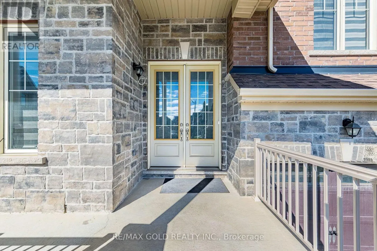 24 JENWOOD CRESCENT