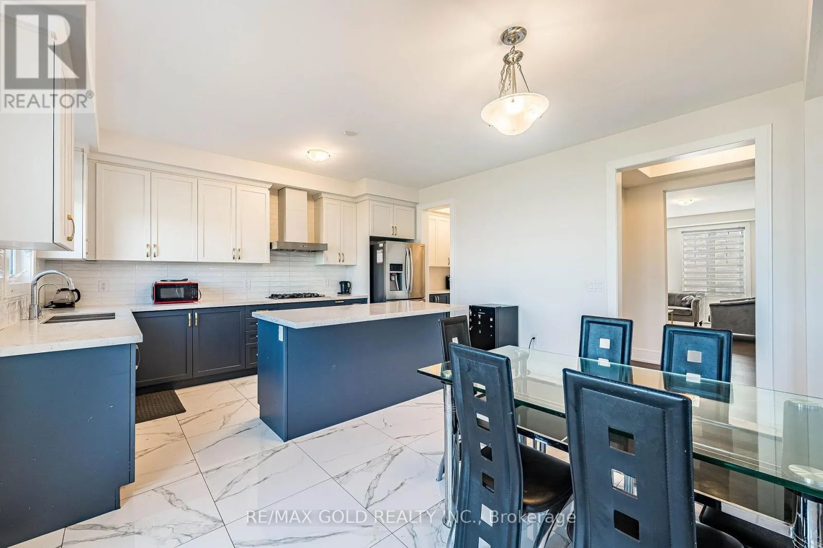 24 JENWOOD CRESCENT