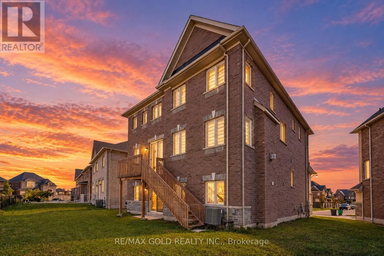 24 JENWOOD CRESCENT