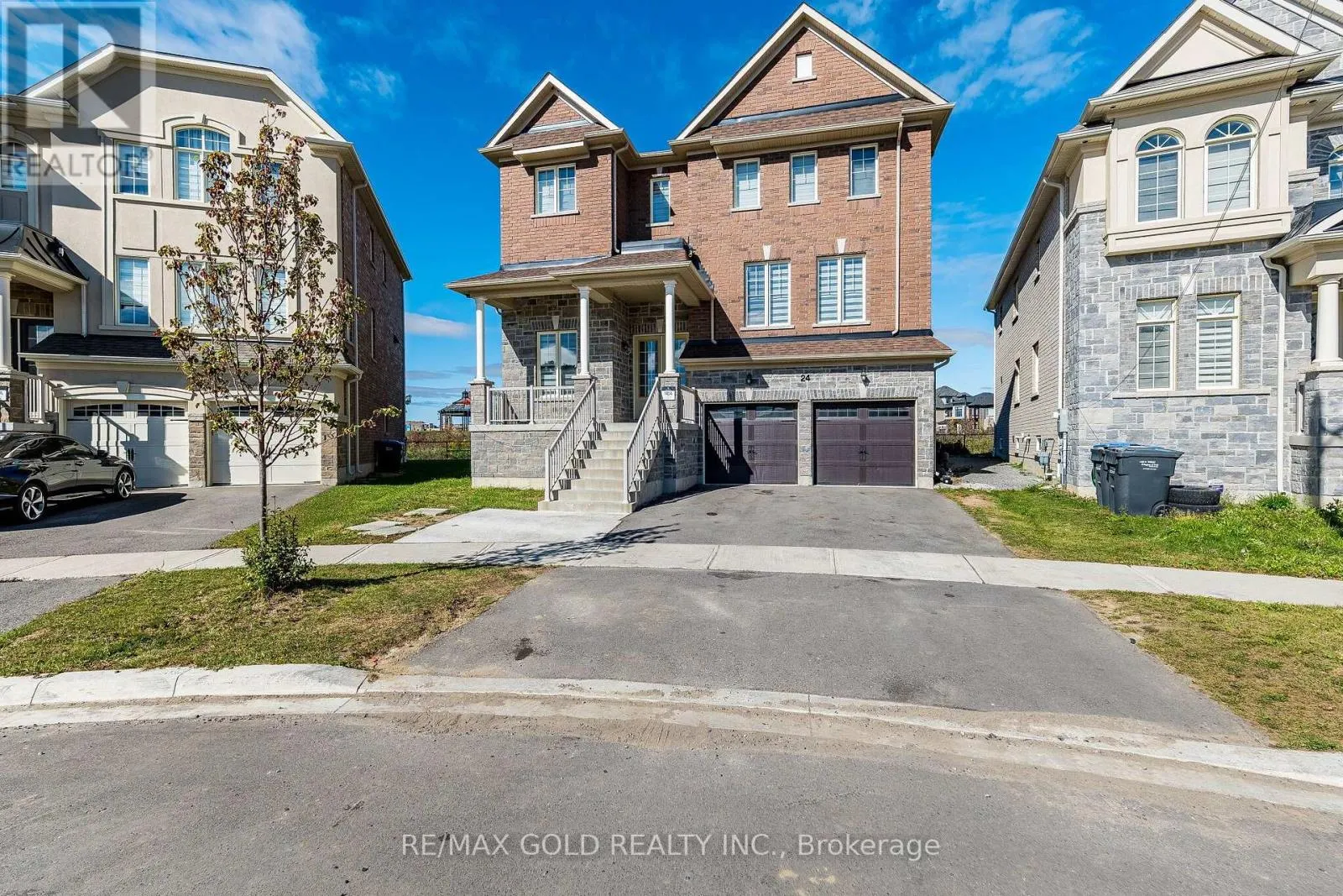 24 JENWOOD CRESCENT