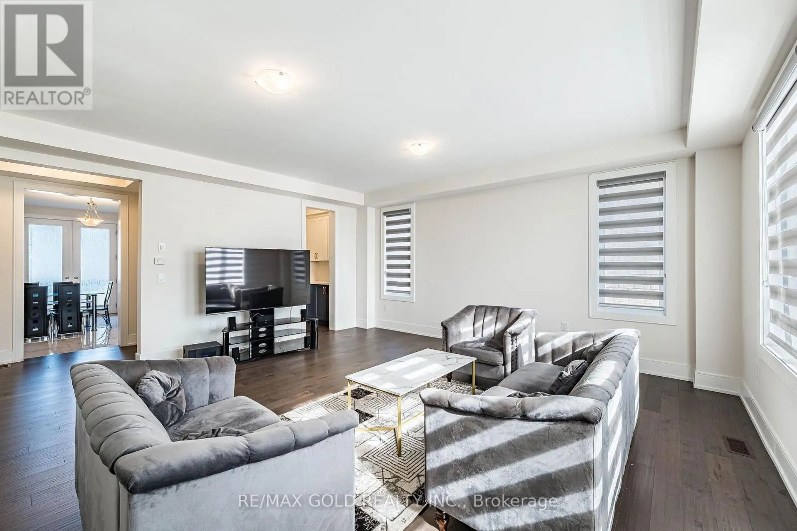 24 JENWOOD CRESCENT