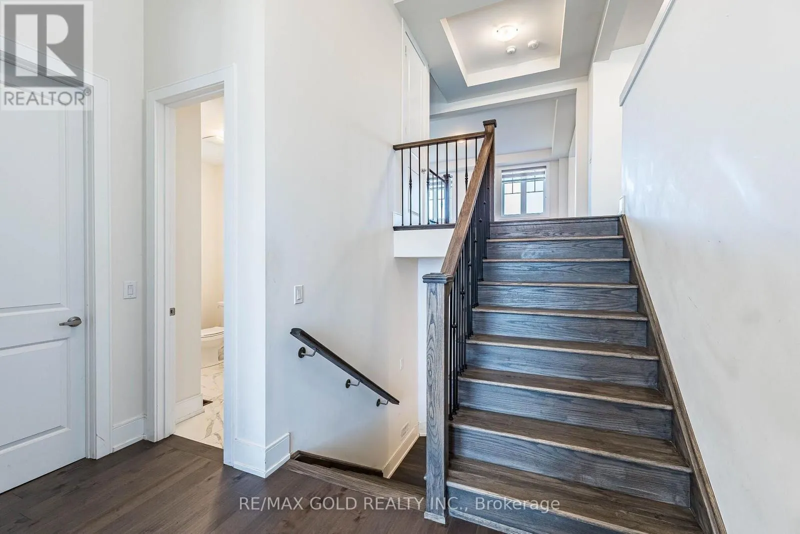 24 JENWOOD CRESCENT