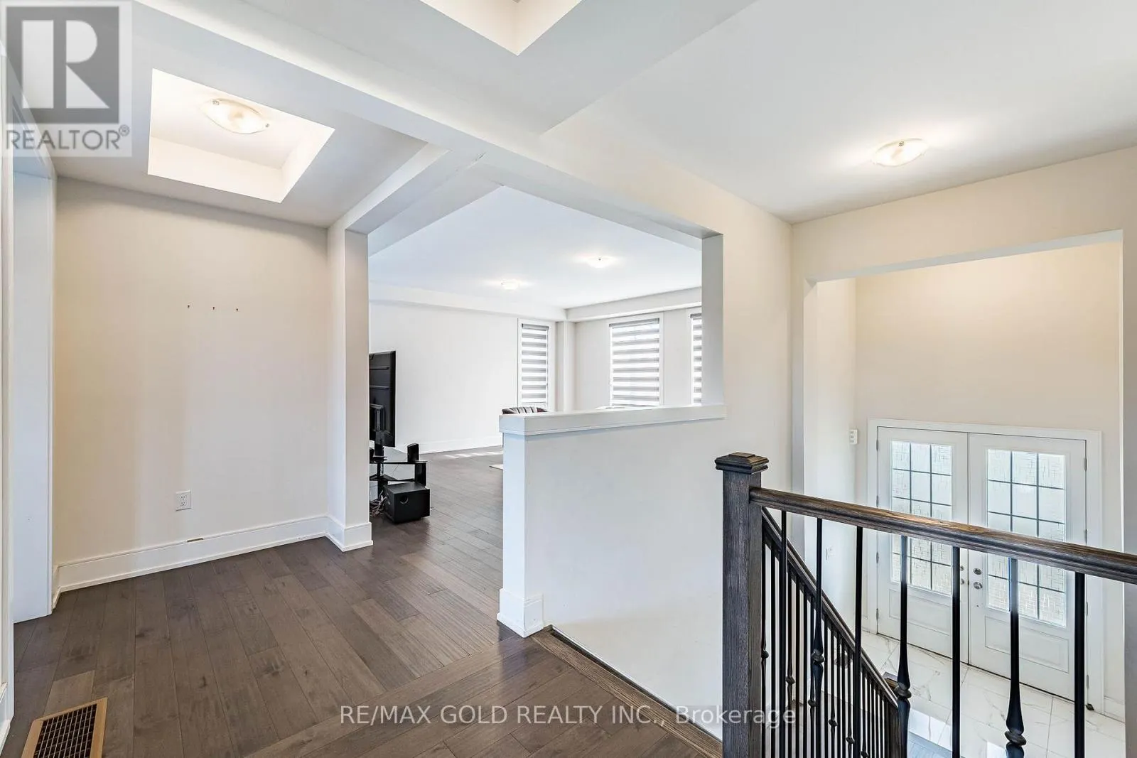 24 JENWOOD CRESCENT