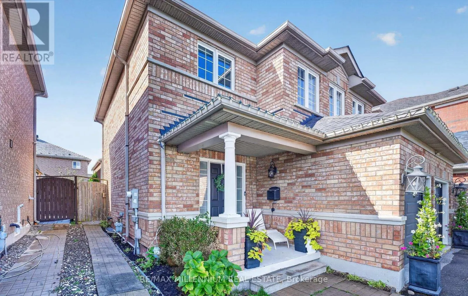 262 BRISDALE DRIVE W