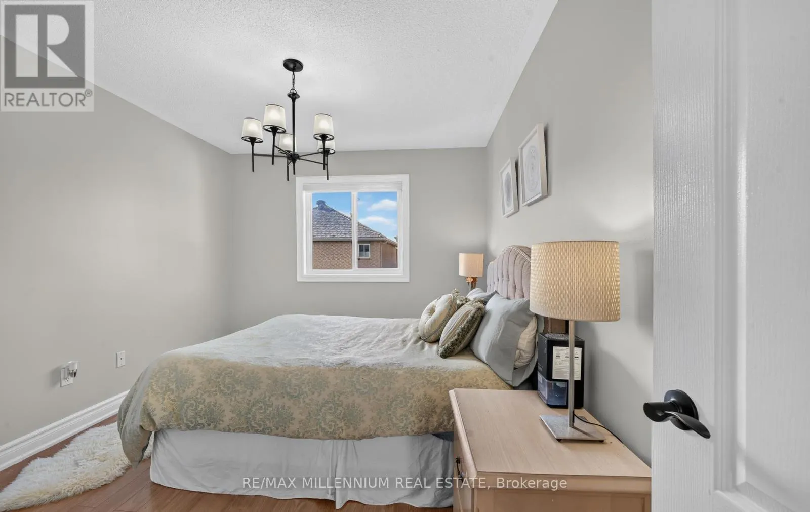 262 BRISDALE DRIVE W