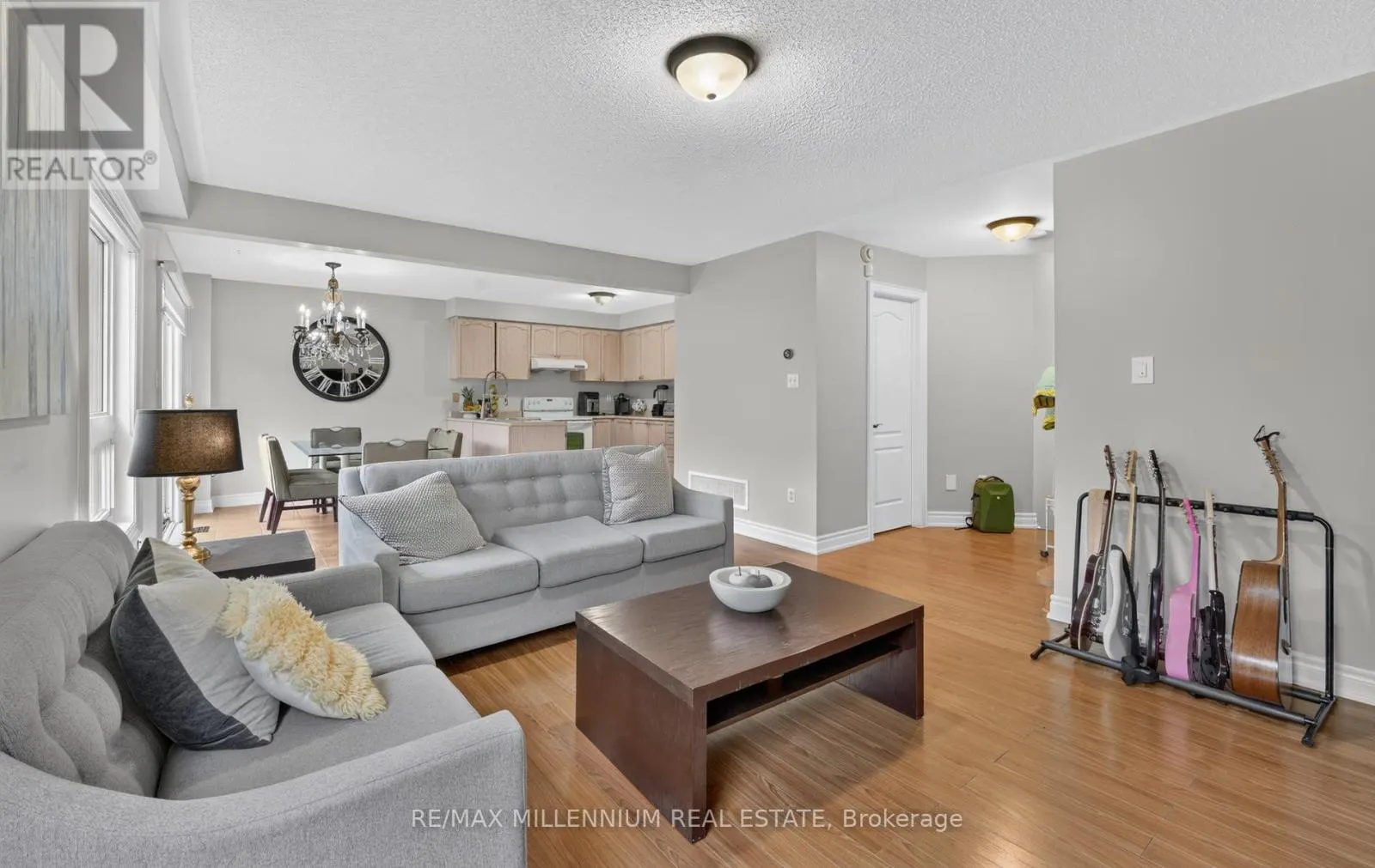 262 BRISDALE DRIVE W