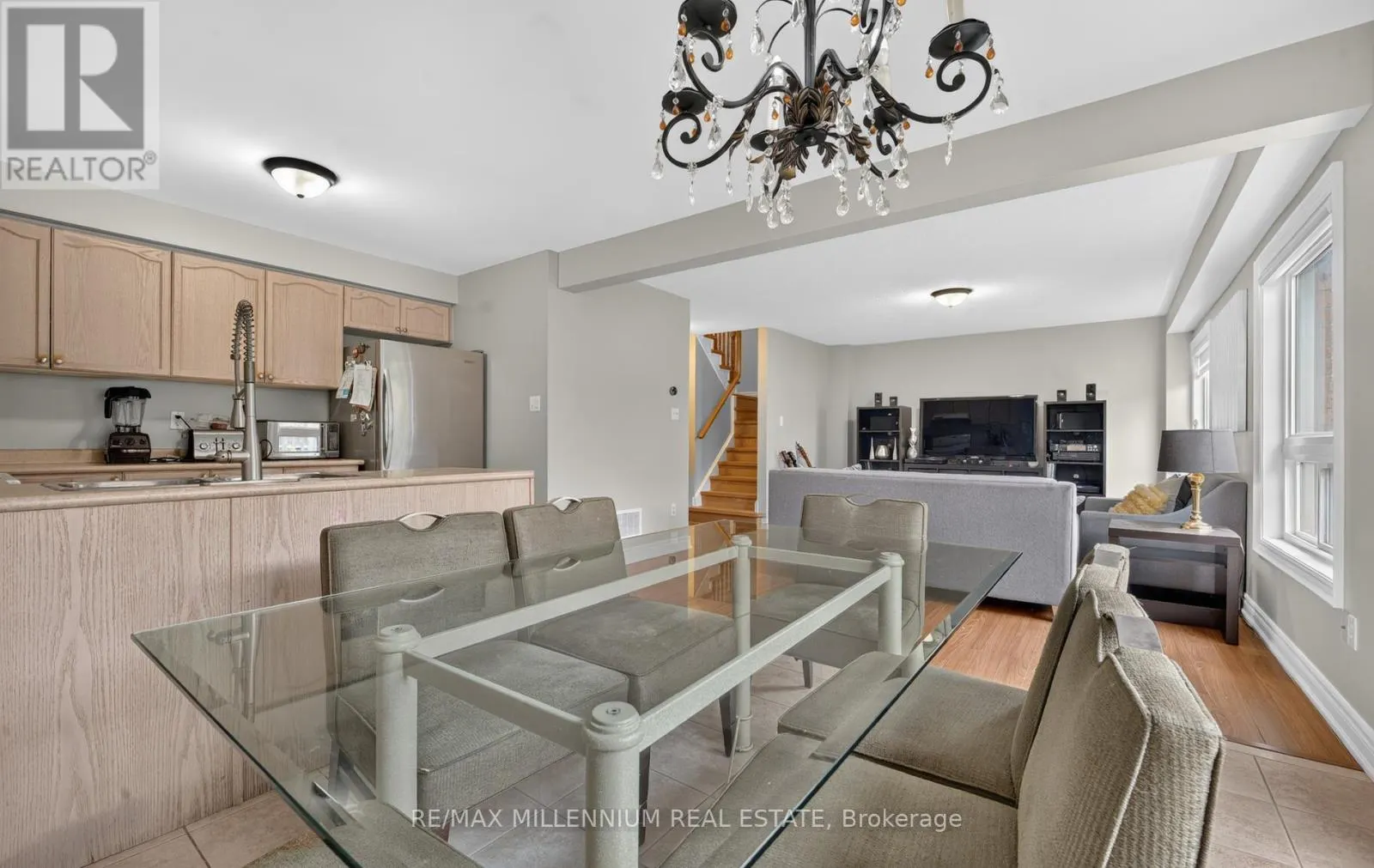 262 BRISDALE DRIVE W