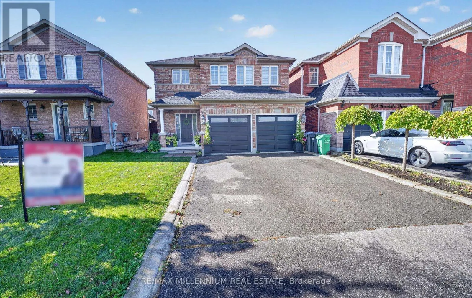 262 BRISDALE DRIVE W