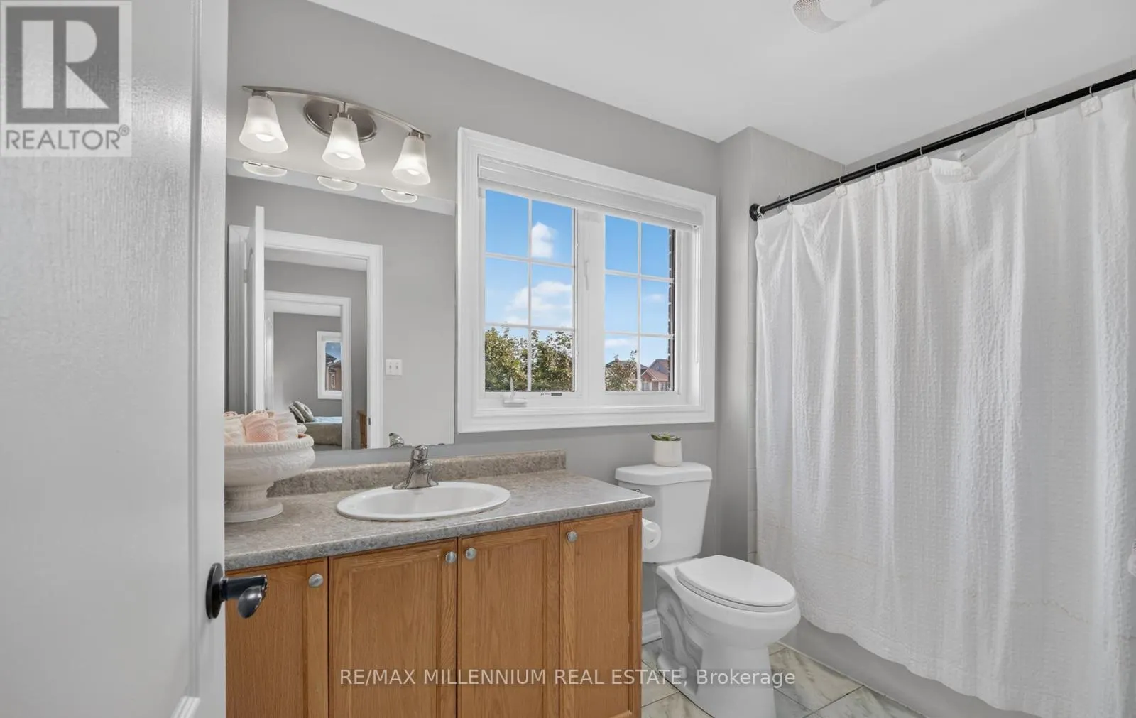 262 BRISDALE DRIVE W