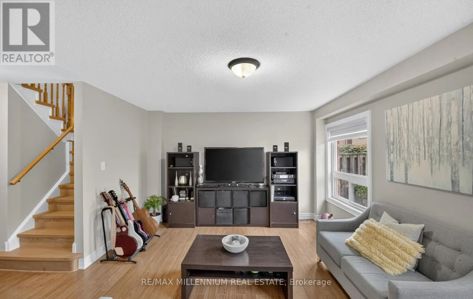 262 BRISDALE DRIVE W