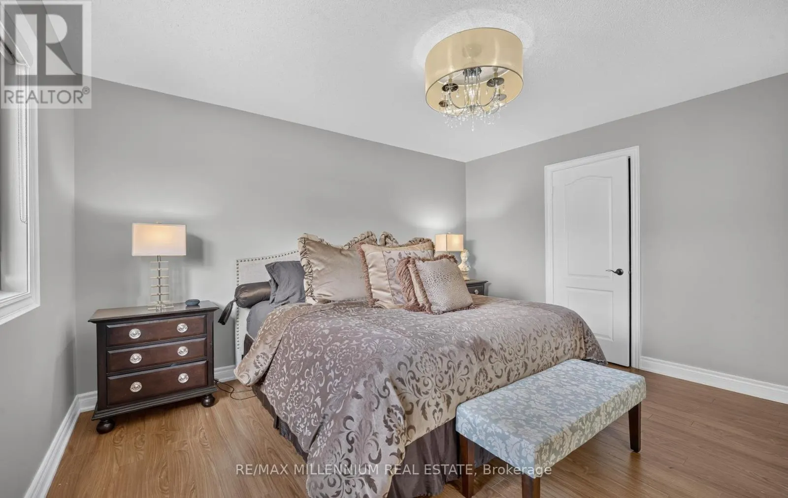 262 BRISDALE DRIVE W