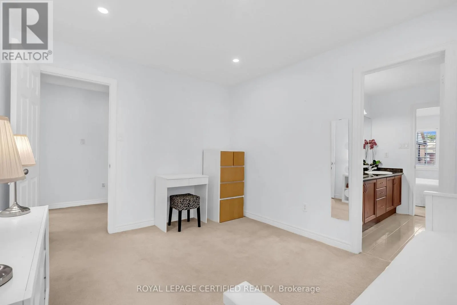 236 PRINGLE AVENUE