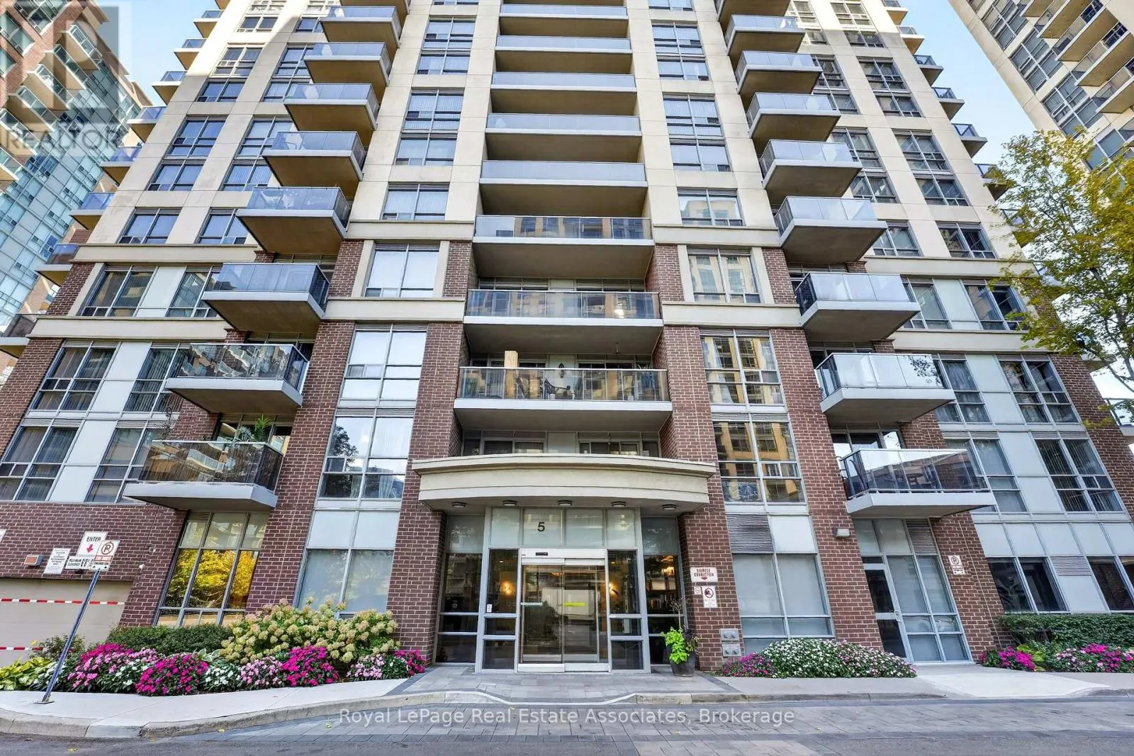 1804 - 5 MICHAEL POWER PLACE